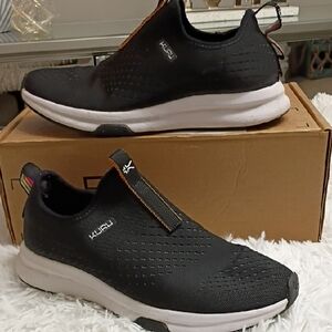Kuru Atom Slip In Shoes Women's Sz 9